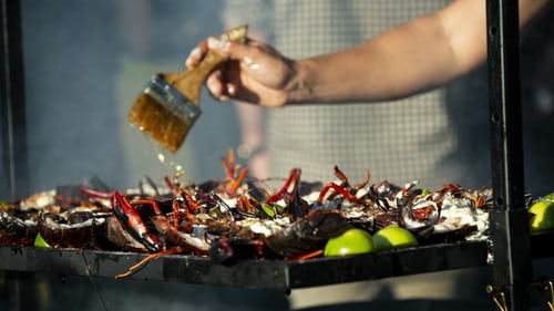 2 dirigeants de restaurant thaïlandais condamnés à près de 1 500 ans de prison. Photo : Caroline Attwood (Unsplash)
