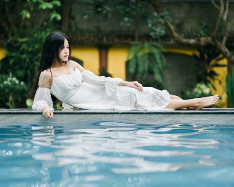 Woman Calls Local Media To Complain About A Cold Heated Pool At Her Vacation House