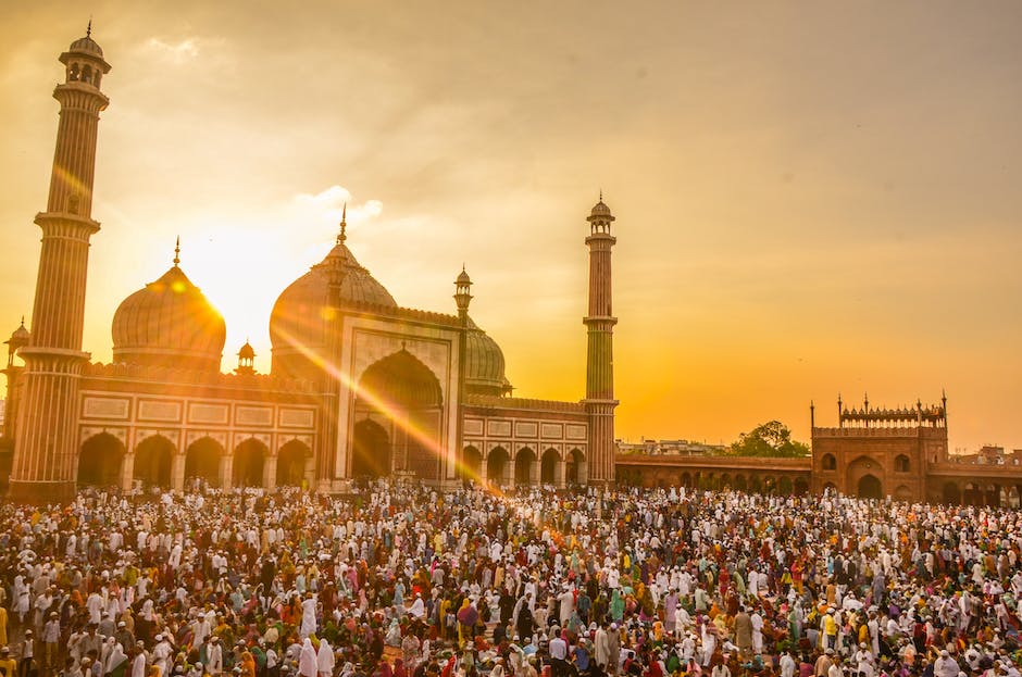 In India, "Cow Vigilantes" Keep Attacking And Murdering Muslims