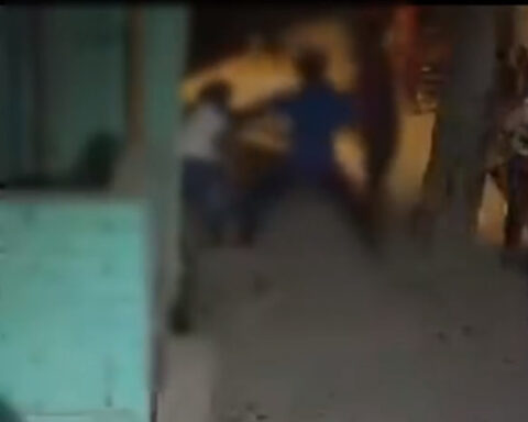 Teenage Girl Murdered In Public