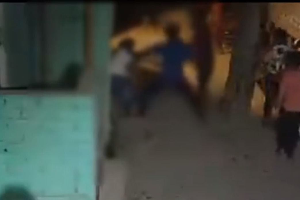 Une adolescente tuée en public à Delhi