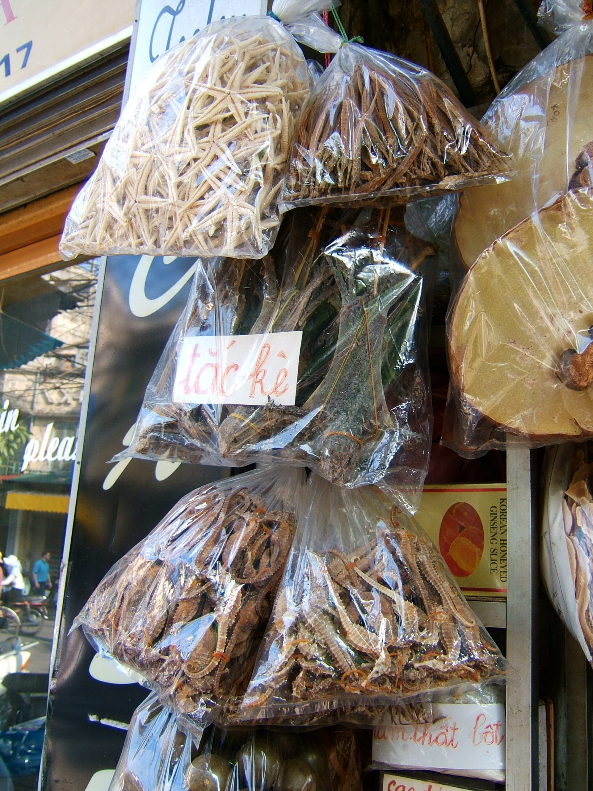 Dried herbs used in Vietnamese traditional medicine