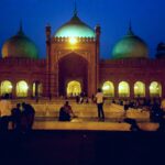 La mosquée Badshahi à Lahore, Pakistan, de nuit