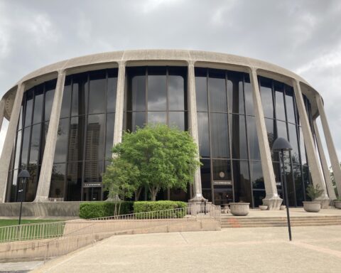 Le palais de justice fédéral John H. Wood Jr. à San Antonio, siège du tribunal du district Ouest du Texas, où l'affaire a été jugée.